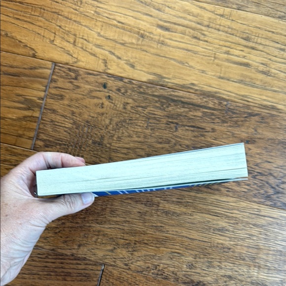 The Housemaid by Freida McFadden Book - Picture 5 of 5